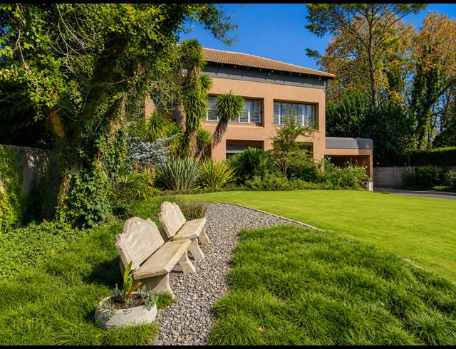 5 BEDROOM HOUSE FOR SALE IN THREE RIVERS